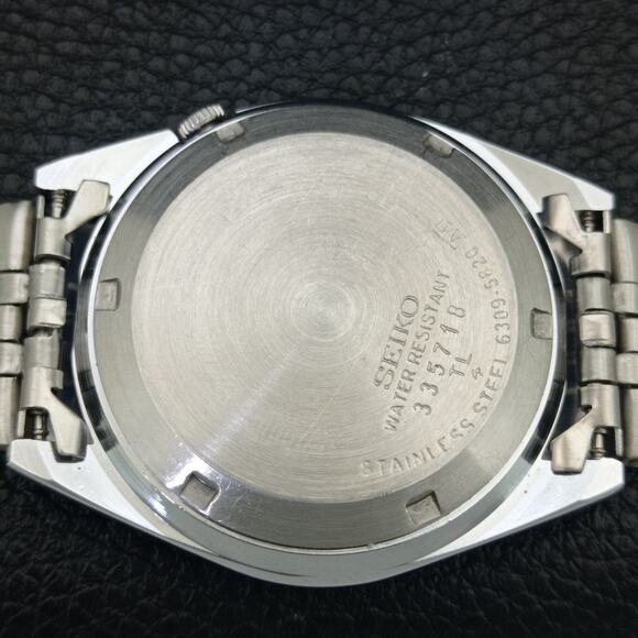 Vintage 1981 Seiko Automatic Mens Silver Watch W/daydate & Green accents - Picture 8 of 10